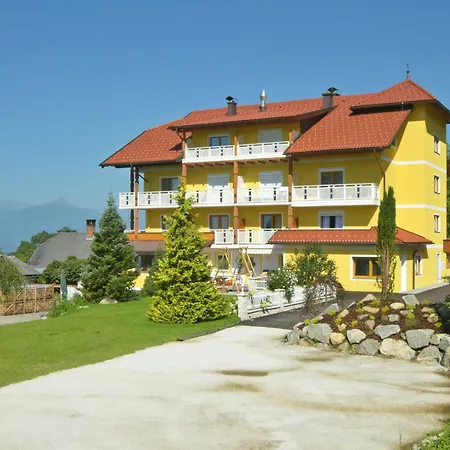Berghof Hotel 3*