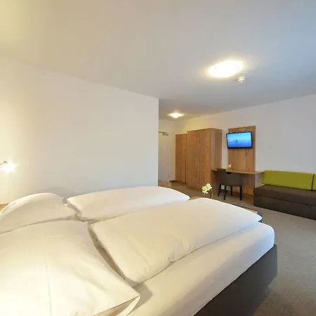 Berghof Hotel 3*